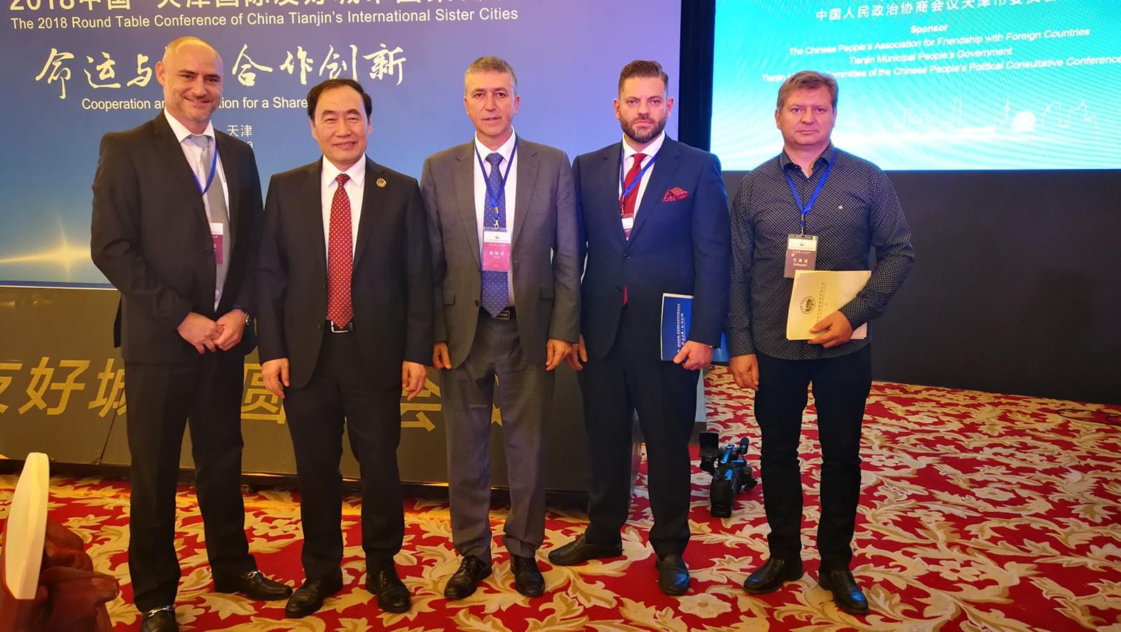 Climent acuerda dos misiones inversas de una delegación de Tianjin en la Comunitat para abordar la cooperación portuaria, empresarial, comercial e industrial